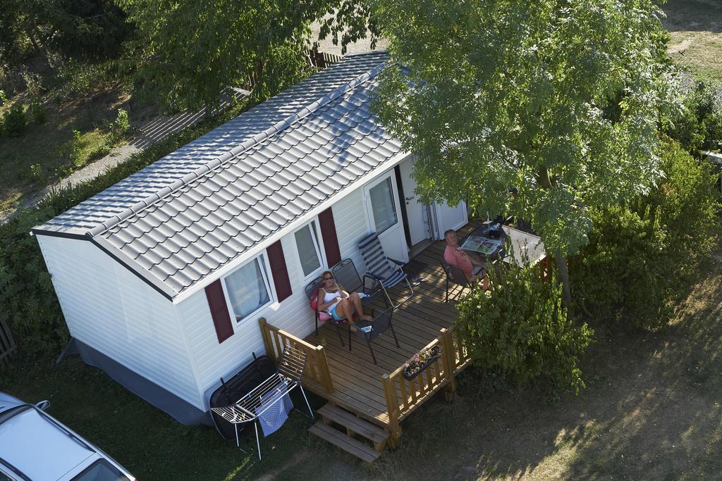 Camping Oase Praha Hotel Zlatníky Exterior foto